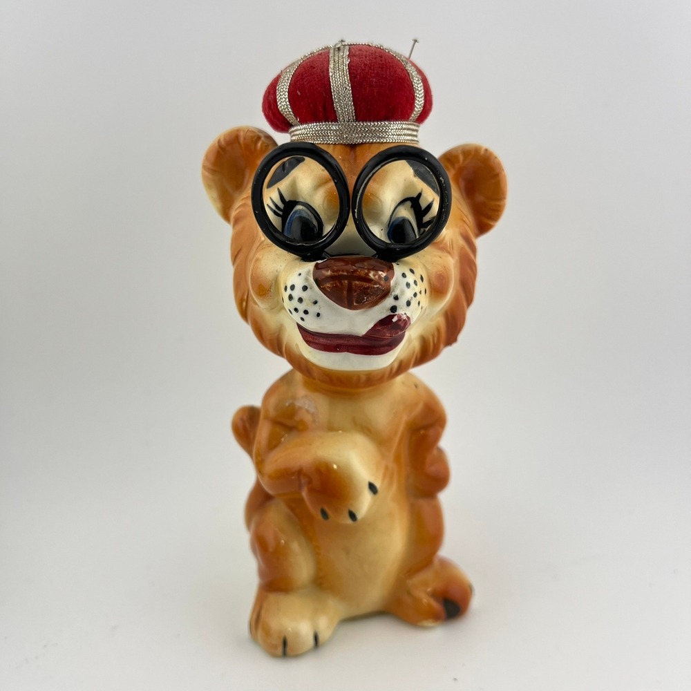 Vintage Davar Ceramic Lion Pin Cushion with Eyeglass Scissors Sewing Notion